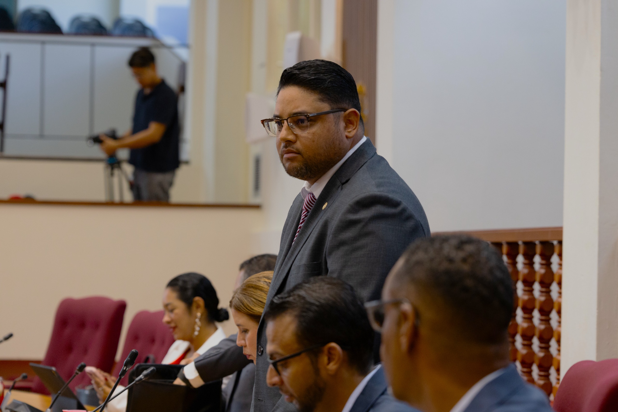 Gobierno tin 1 aña ta restaura pais, MEP 1 aña ta  sconde pa nan propio maneho