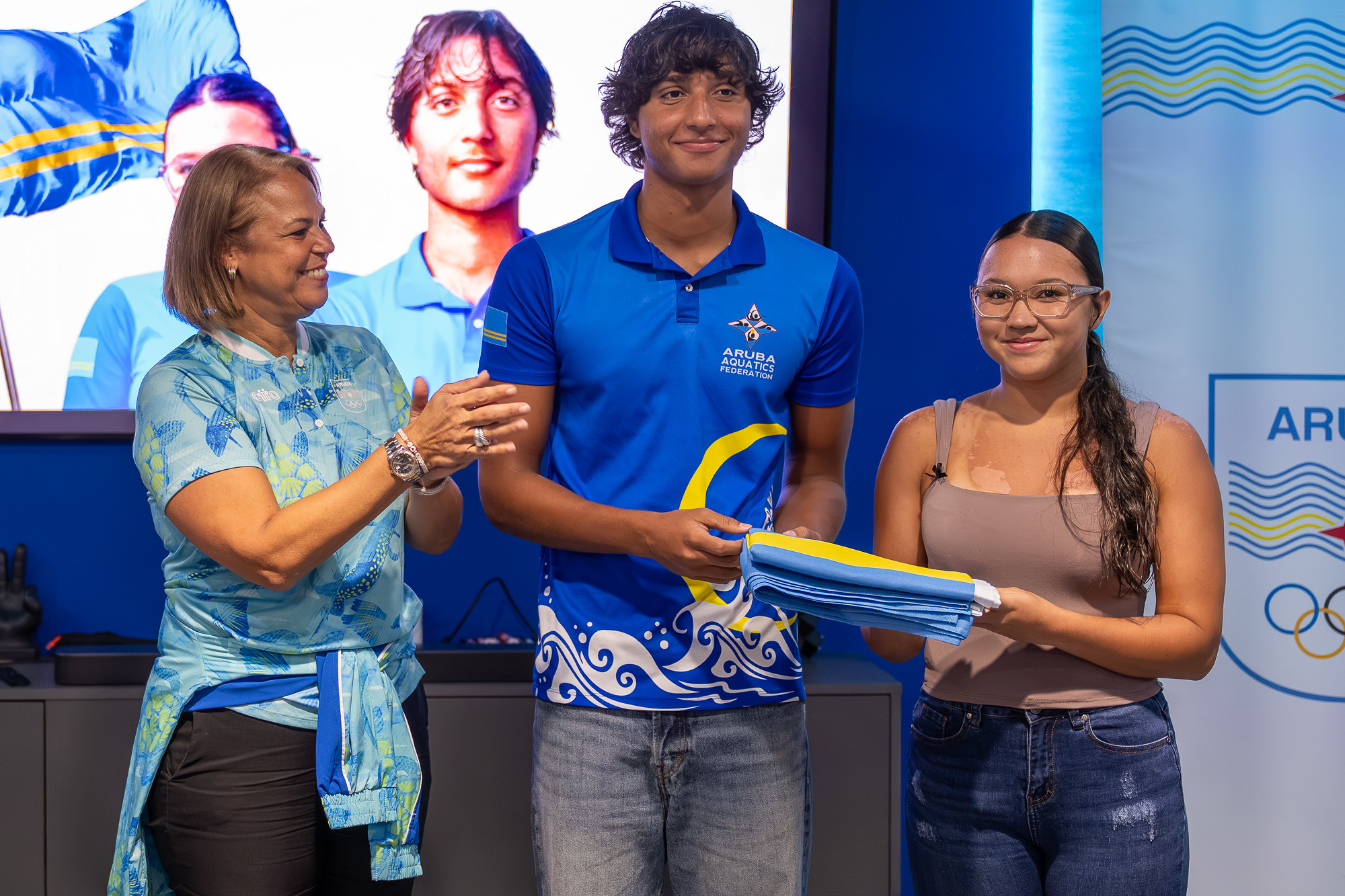 COA - Xia Rodriguez y Ocean van Loon ta e atletanan abanderado pa Panama2026