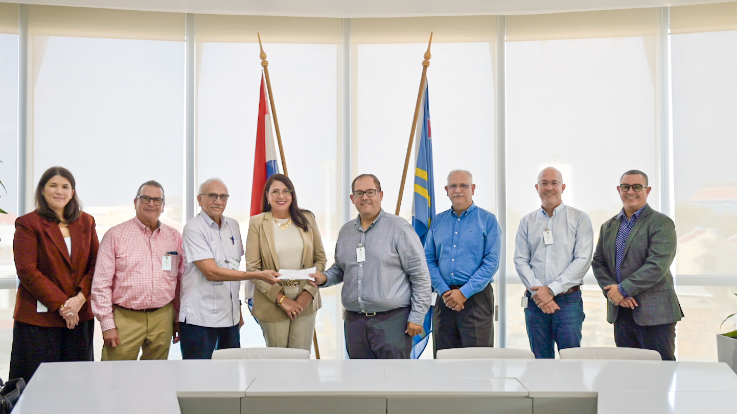 Ministerio di Salubridad ta realisa traspaso oficial di HOH como fase final di renobacion y expansion