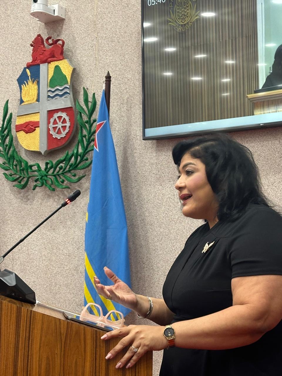 Parlamento di Aruba ta aproba mocion unanime pa conserva historia di e refineria