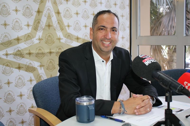 Dangui Oduber: Gobierno NO tin respet pa pueblo! Despues cu concepto di Rijkswet HOFA ta wordo manda Hulanda, Parlamento di Aruba ta hay’e concepto pa lesa!