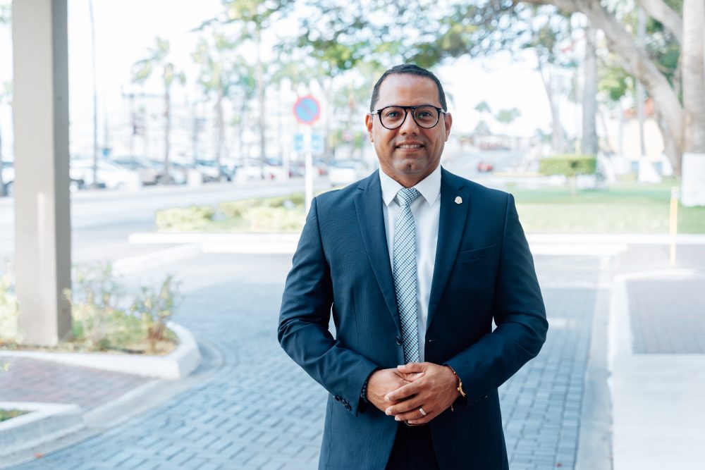 Parlamentario Ricky Hoek (MEP):Ta haci peticion na Minister di Husticia y Asunto Social pa sondea posibilidad pa sostene Bureau Slachtofferhulp Aruba