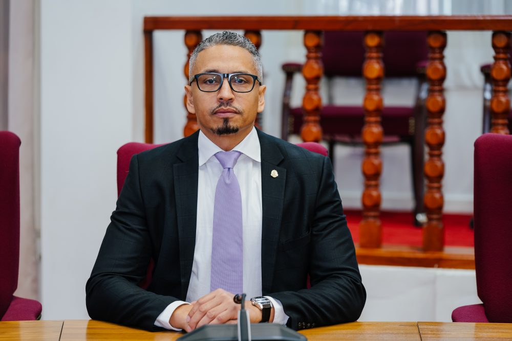 Parlementario Alvin MolinaAña presupuestario 2022 lo mester tin extra enfasis riba nos capital humano