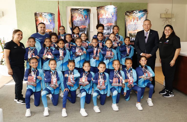 MINISTER ENDY CROES A RICIBI ATLETANAN DI GIHAE GYMNASTICS CU A CONKISTA 152 MEDAYA NA ORLANDO, FLORIDA.