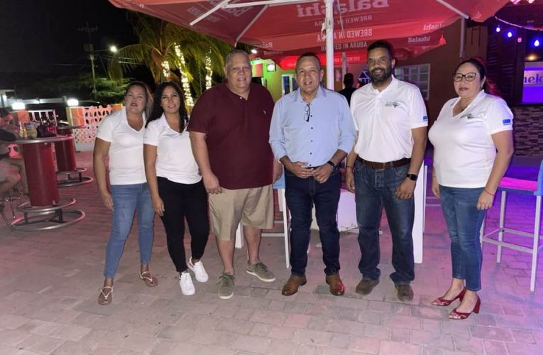 MINISTER ENDY CROES TA DESEA EKIPONAN HOPI EXITO DEN BASEBALL LIGA 40 PLUS.
