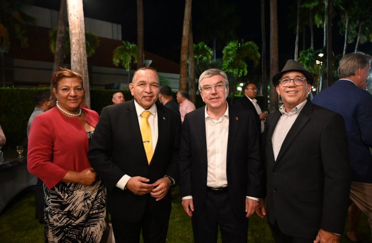 Minister Endy Croes: Presidente di IOC Thomas Bach hunto cu Presidente di PanAM Sport Nevin Illic a bishita Ministerraad