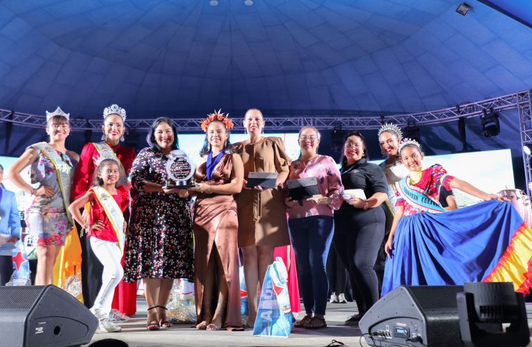 Minister di Xiomara Maduro ta expresa palabra di pabien na e  ganadonan y demas participante