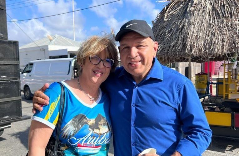 EN CONEXION CU DIA DI HIMNO Y BANDERA, MINISTER ENDY CROES A BISHITA PLAZA STATUS APARTE