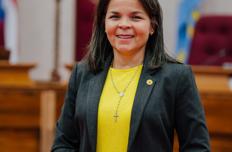 Parlamentario Setty Christiaans-Yarzagaray (MEP): AVP ta kibra contract cu Lee Tofanelli pa persecusion politico y Pais Aruba ta esun cu ta sali perdi atrobe