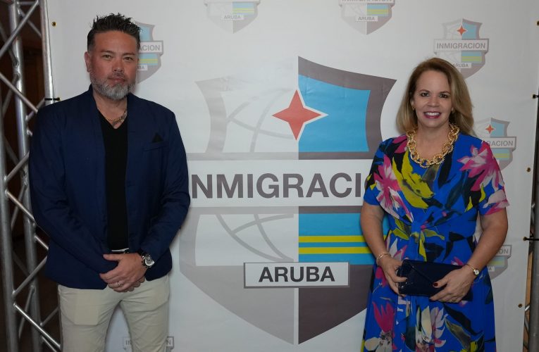 PROME MINISTER A FELICITA TRAHADONAN DI INMIGRACION PA E TRABOU IMPORTANTE CU NAN TA EHERCE