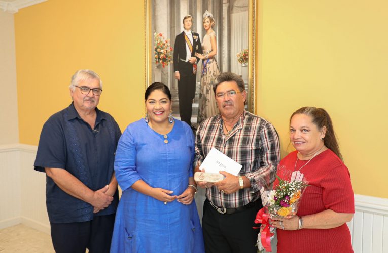 MINISTER XIOMARA MADURO A CELEBRA HUBILARIO DI TRES EMPLEADO PUBLICO NA ARCHIVO NACIONAL ARUBA