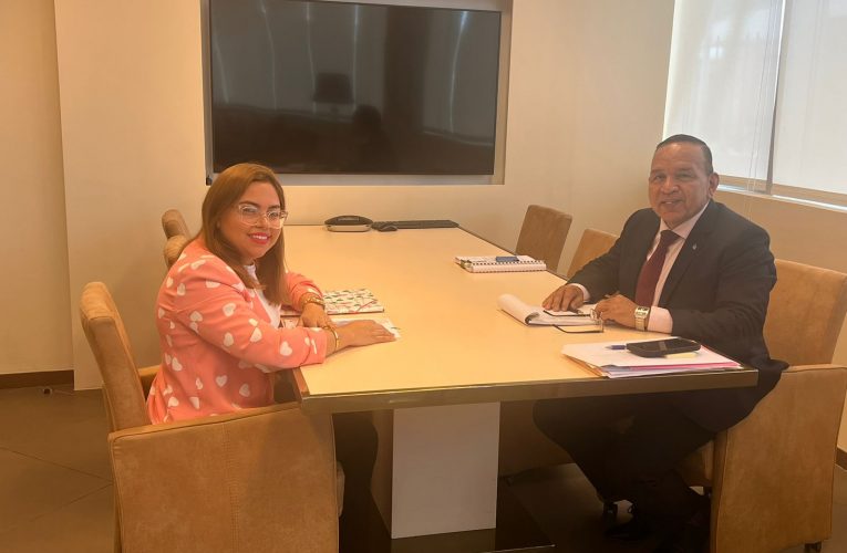 MINISTER ENDY CROES TA DESEA SRA. ANGELIQUE QUIJADA EXITO CU SU POSICION NOBO COMO PRESIDENTE NA SIMAR