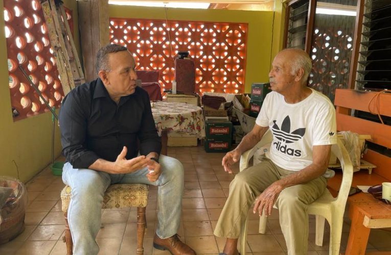 MINISTER ENDY CROES A BISHITA SR. BAS WESTER.
