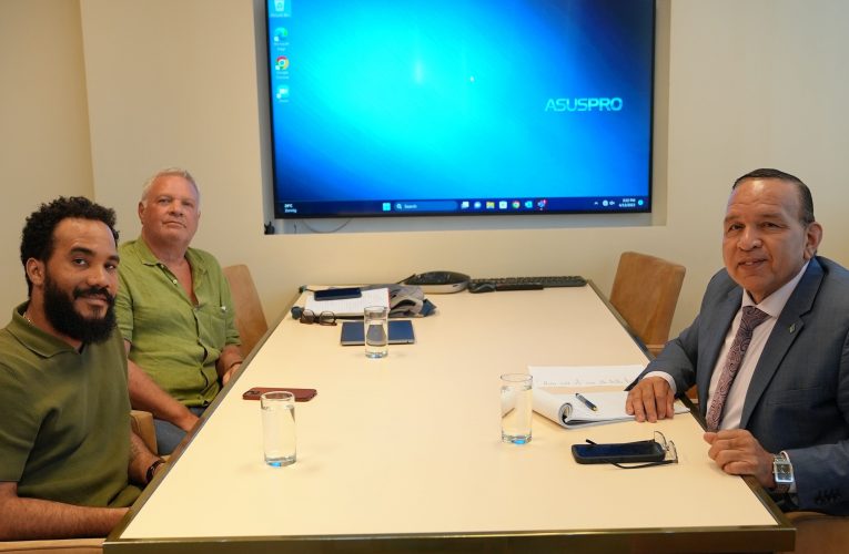 Minister Endy Croes: NA LUNA DI OCTOBER LO LANSA ‘THE SCHOOL TOUR’ MUSICAL DI CANTANTE LEVI SILVANIE