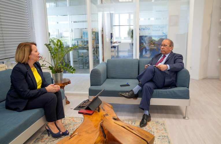 Prome Minister Evelyn Wever – Croes:PROME MINISTER A REUNI CU ARUBAHUIS PA TRATA ENTRE OTRO E PROCESONAN DI REORGANISACION CU TA ANDANDO