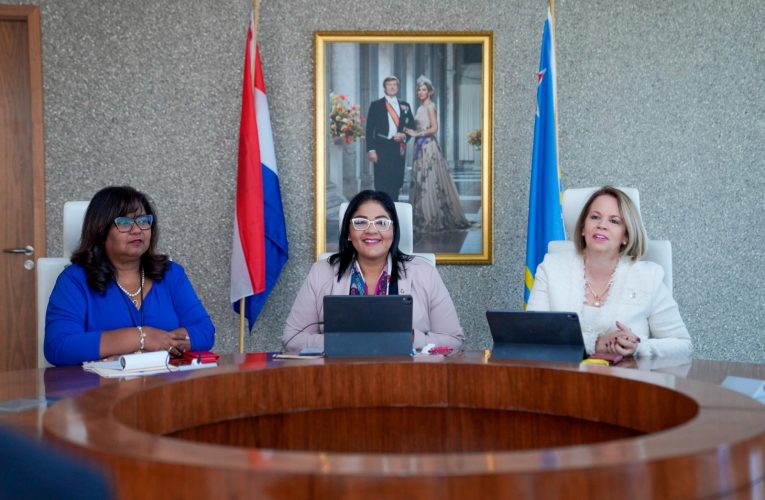 Minister Xiomara Maduro hunto cu Minister President Evelyn Wever-Croes a reuni cu Director General di Asunto Interior y Relacion den Reino Roald Laperre