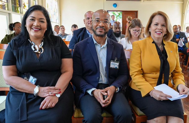 MINISTER XIOMARA MADURO PRESENTE NA SIMPIOSO