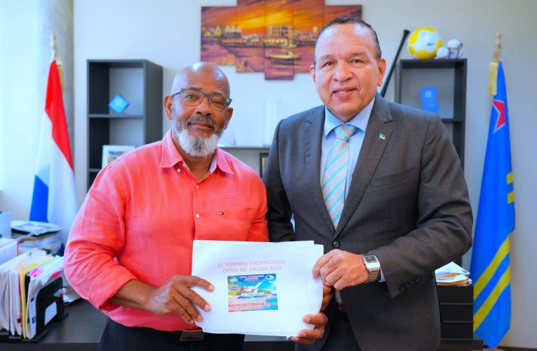 MINISTER ENDY CROES A REUNI CU SR. TEOFILO RODRIGUEZ DI STICHTING TIGER TAEKWORDO ACADEMY