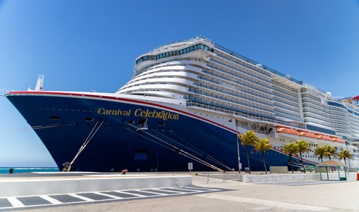 Prome crucero cu ta nabega riba LNG den nos waf