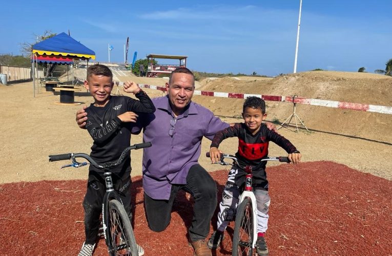 MINISTER ENDY CROES A PRESENCIA E OPEN TRAINING DI BMX NA STREETWISE NA SAN NICOLAS