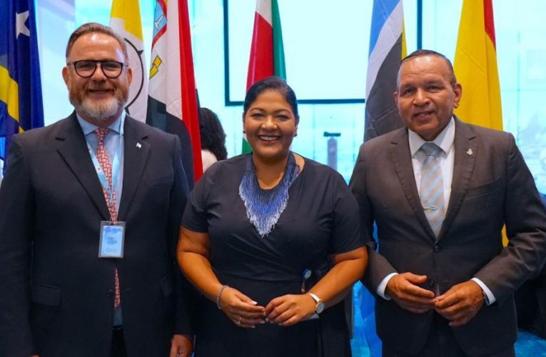 MINISTER ENDY CROES A ATENDE APERTURA DI E PROME CARIBBEAN CLIMATE AND ENERGY CONFERENCE