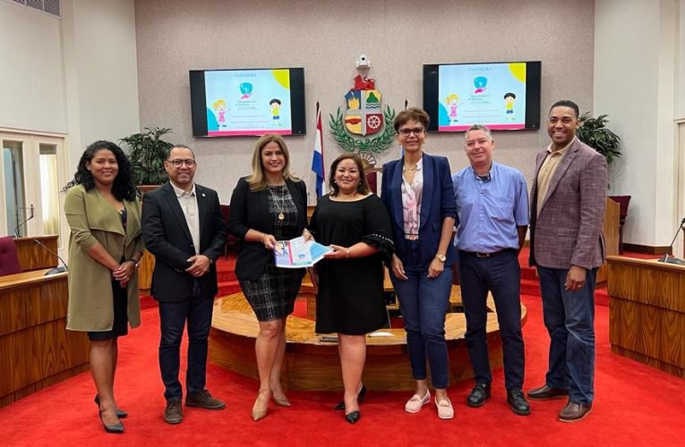 Presentacion di DMH na Comision Fiho di Enseñansa di Parlamento di Aruba