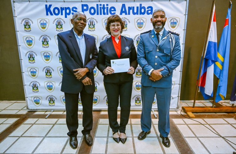 UN TOTAL DI 170 AÑA SIRBIENDO PAIS ARUBA