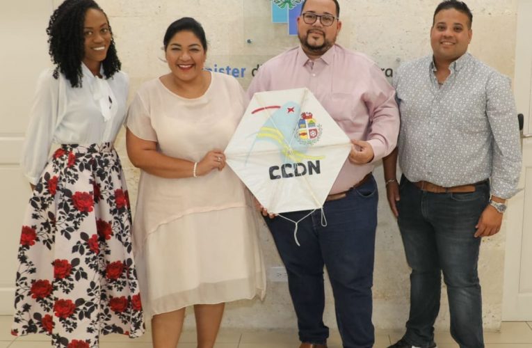 En conexion cu e celebracion di Dia di Rey: Minister Maduro y CCDN ta ricibi un aprecio di sr. Dyron Maduro pa mantene e tradicion di traha fli bibo bou nos hobennan