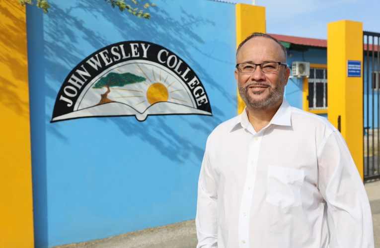 Parlamentario Mike de Meza (AVP): MEP ta bolbe demostra cu San Nicolas no ta nifica nada pa nan