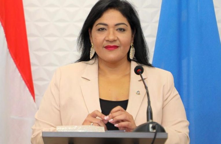 Minister di Finansa durante conferencia di prensa a informa: GOBIERNO A TRAHA PA BAHA GASTO DI GOBERNACION TAMBE