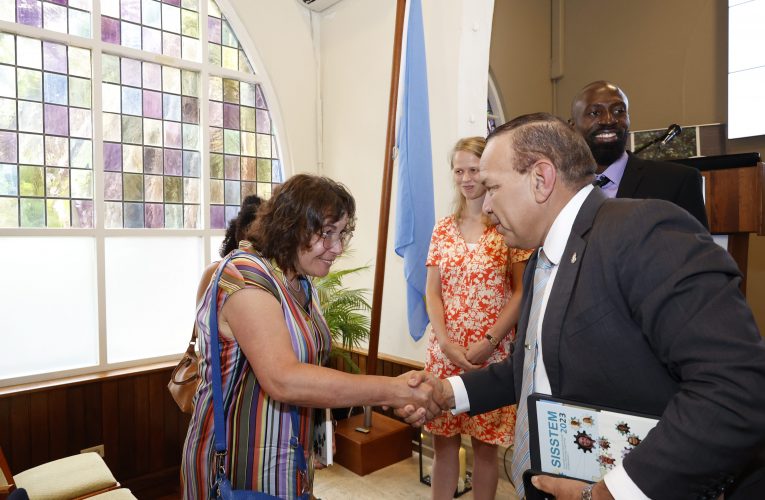 MINISTER ENDY CROES TA ATENDE SISSTEM SYMPOSIUM NA UNIVERSIDAD DI ARUBA