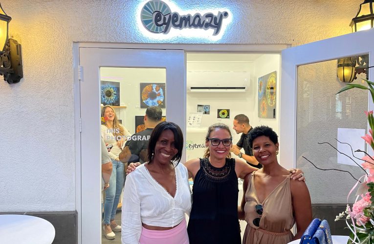 Eyemazy a habri na Aruba na Paseo Herencia Mall