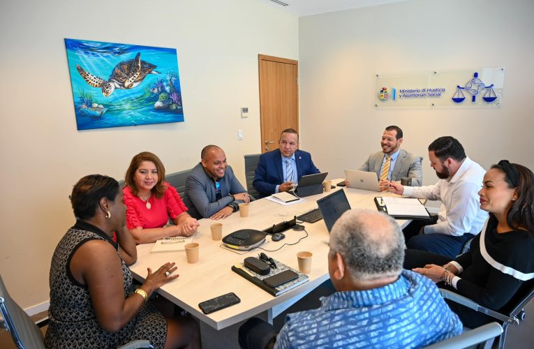 MINISTERIO DI ENSEÑANSA Y MINISTERIO DI HUSTICIA Y ASUNTONAN SOCIAL A RICIBI INFORMACION ACTUALISA DI INVESTIGACION TOCANTE CALIDAD DI BIDA DI E HOBENNAN NA ARUBA