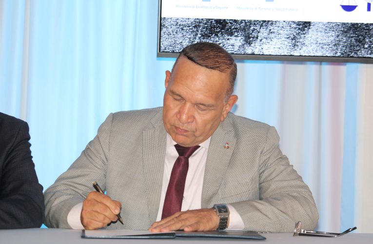 Minister Endy Croes: TRES MINISTERIO A FIRMA E DECRETO MINISTERIAL DI E PROGRAMA SCOL SALUDABEL