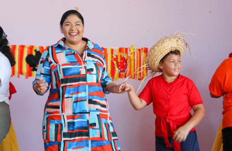 MINISTER DI CULTURA XIOMARA MADURO A PRESENCIA BUNITA CELEBRACION DI DERA GAY NA COLEGIO BON BINI                                    Celebracion Dia di San Juan – Dera Gay 2023: