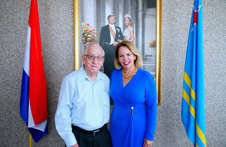Prome Minister Evelyn Wever-Croes: BISHITA DI SEÑOR OLIVIO DE CUBA CERCA PROME MINISTER