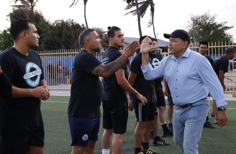 MINISTER ENDY CROES A PRESENCIA APERTURA DI TORNEO DI FUTBOL COMERCIAL 2023