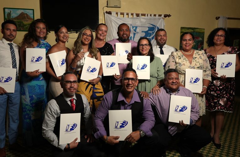 Minister Dangui Oduber : ARUBA TIN 14 PROFESIONAL NOBO SPECIALISA DEN ENFERMERIA DI SALUD MENTAL (MGZ)