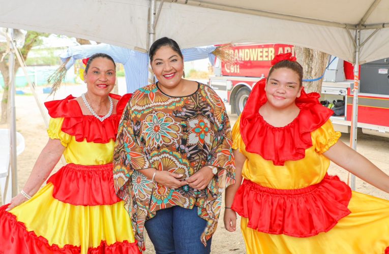 Minister di Cultura Xiomara Maduro a bishita e proyecto escolar “Fiesta di San Juan” na Santa Rosa