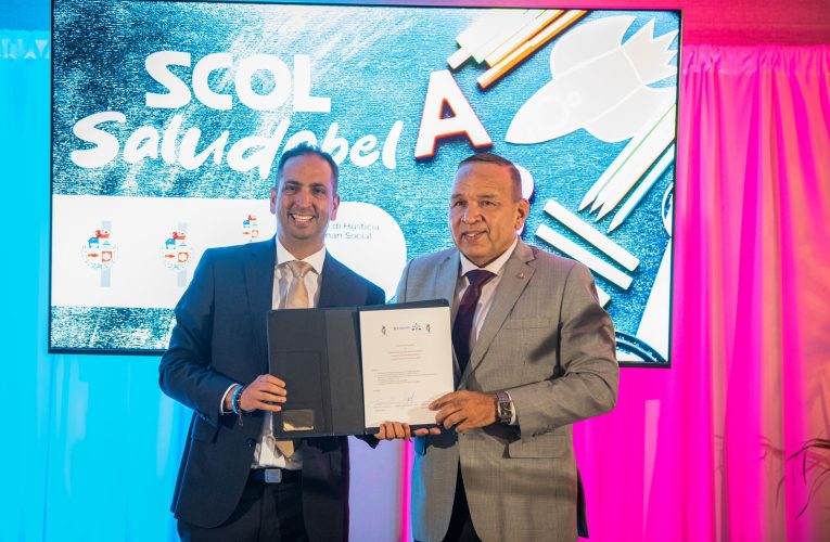 𝘔𝘪𝘯𝘪𝘴𝘵𝘦𝘳 𝘋𝘢𝘯𝘨𝘶𝘪 𝘖𝘥𝘶𝘣𝘦𝘳 : CU E DECRETO MINISTERIAL FIRMA, PROGRAMA DI SCOL SALUDABEL  TA CUMINSA UN ERA NOBO