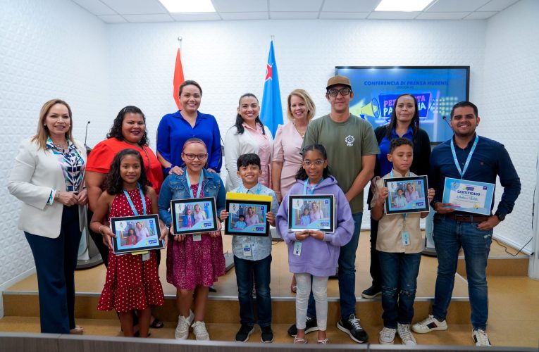 Prome Minister Evelyn Wever-Croes: SINTONISA ‘PERIODISTA PA UN DIA’