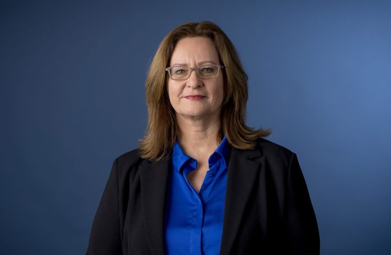 Secretario di estado Aukje de Vries di Finansa ta bishita Aruba, Boneiro, Curaçao y Sint Maarten