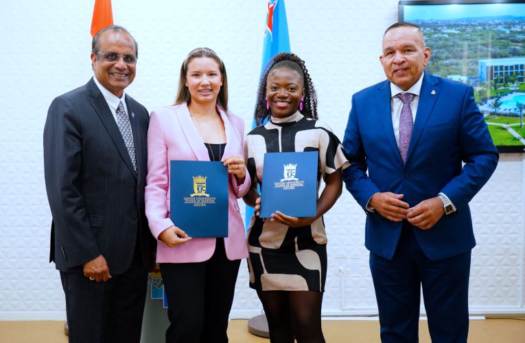 PROME MINISTER TA GRADICI XAVIER UNIVERSITY PA TUR E INVERSIONNAN HACI DEN ECONOMIA Y DEN SISTEMA DI EDUCACION DI PAIS ARUBA