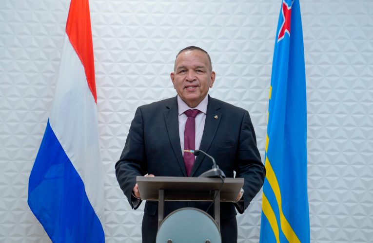 MINISTER ENDY CROES A ELABORA RIBA E AVANSENAN CU A TUMA LUGA NA DIENST PUBLIEKE SCHOLEN (DPS)