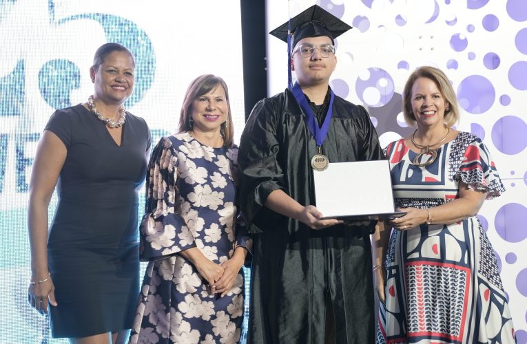 PROME MINISTER A ATENDE CEREMONIA DI GRADUACION DI EPI SECTOR “HOSPITALITY AND TOURISM”