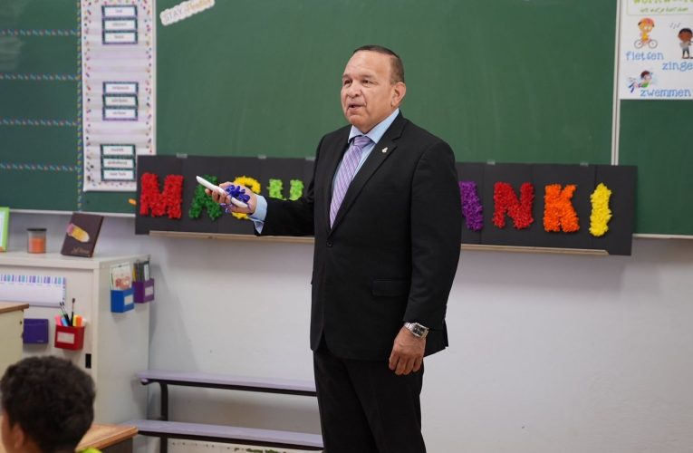 Minister Endy Croes: PA PROME BIAHA TA CENDE AIRCO DI SCOL BASICO MARIA GORETTI COLLEGE
