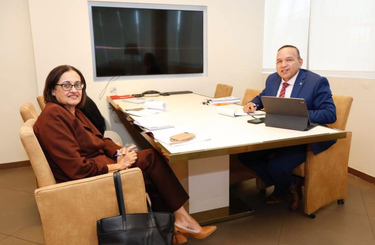 MINISTER ENDY CROES A REUNI CU SRA. MARISKA DANIA