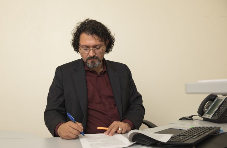 Parlamentario independiente mr. dr. Ryçond Santos do Nascimento: Empleado ta meld ziek ora e ambiente na trabao ta toxico