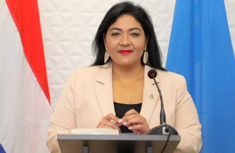Minister Maduro di Finansa ta informa: GOBIERNO TA BRINDA INFORMACION FINANCIERO CADA KWARTAAL DEN E UITVOERINGRAPPORTAGE CU TA RIBA WWW.GOBIERNO.AW