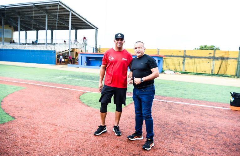 MINISTER ENDY CROES TA FELICITA THRIVE FOUNDATION ARUBA Y HAINLEY STATIA DI CURAÇAO CU E EXITOSO “BASEBALL INFIELD CLINIC”